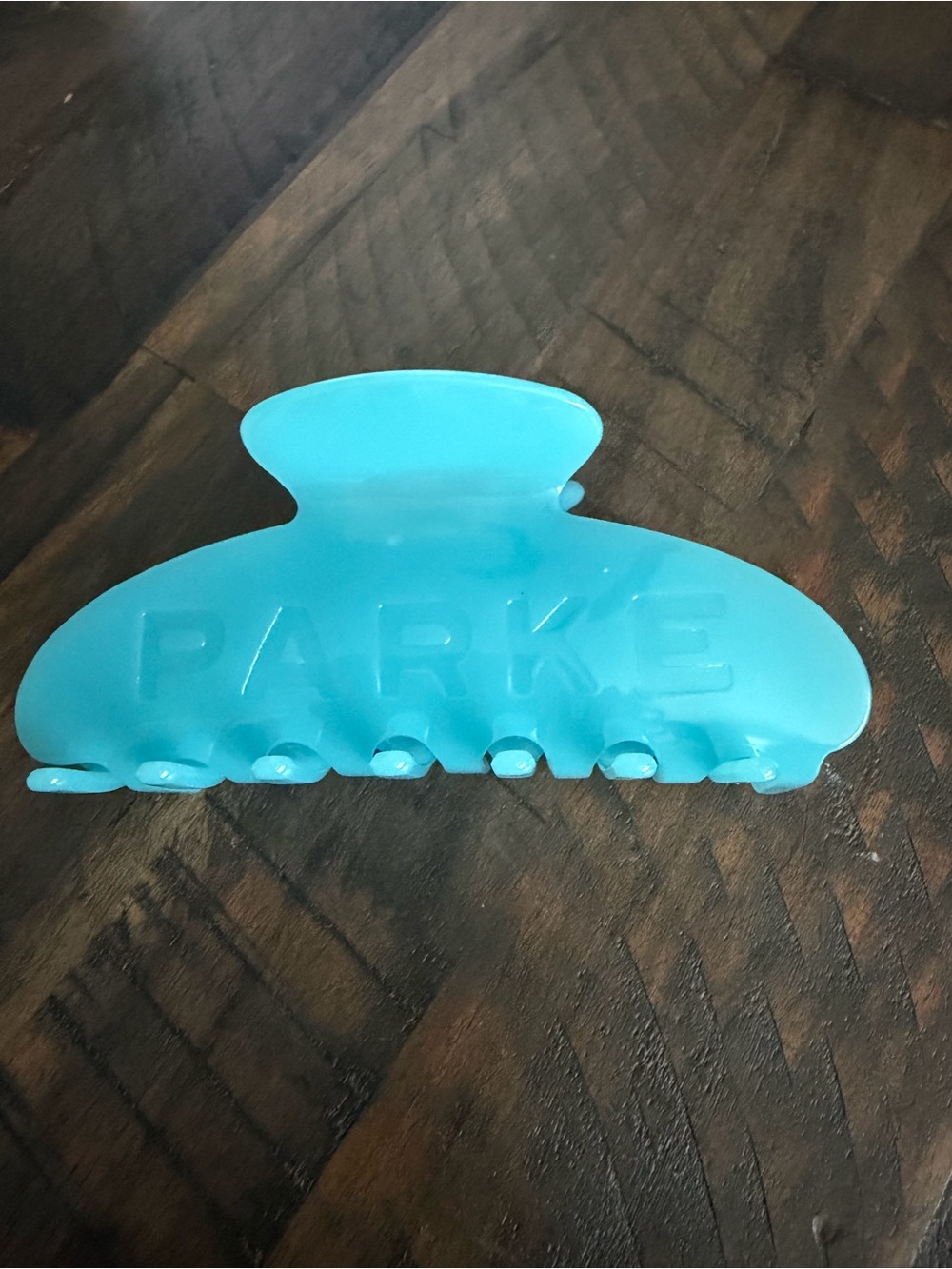 PARKE claw clip in the color Sky. SOLD OUT! - Picture 3 of 3